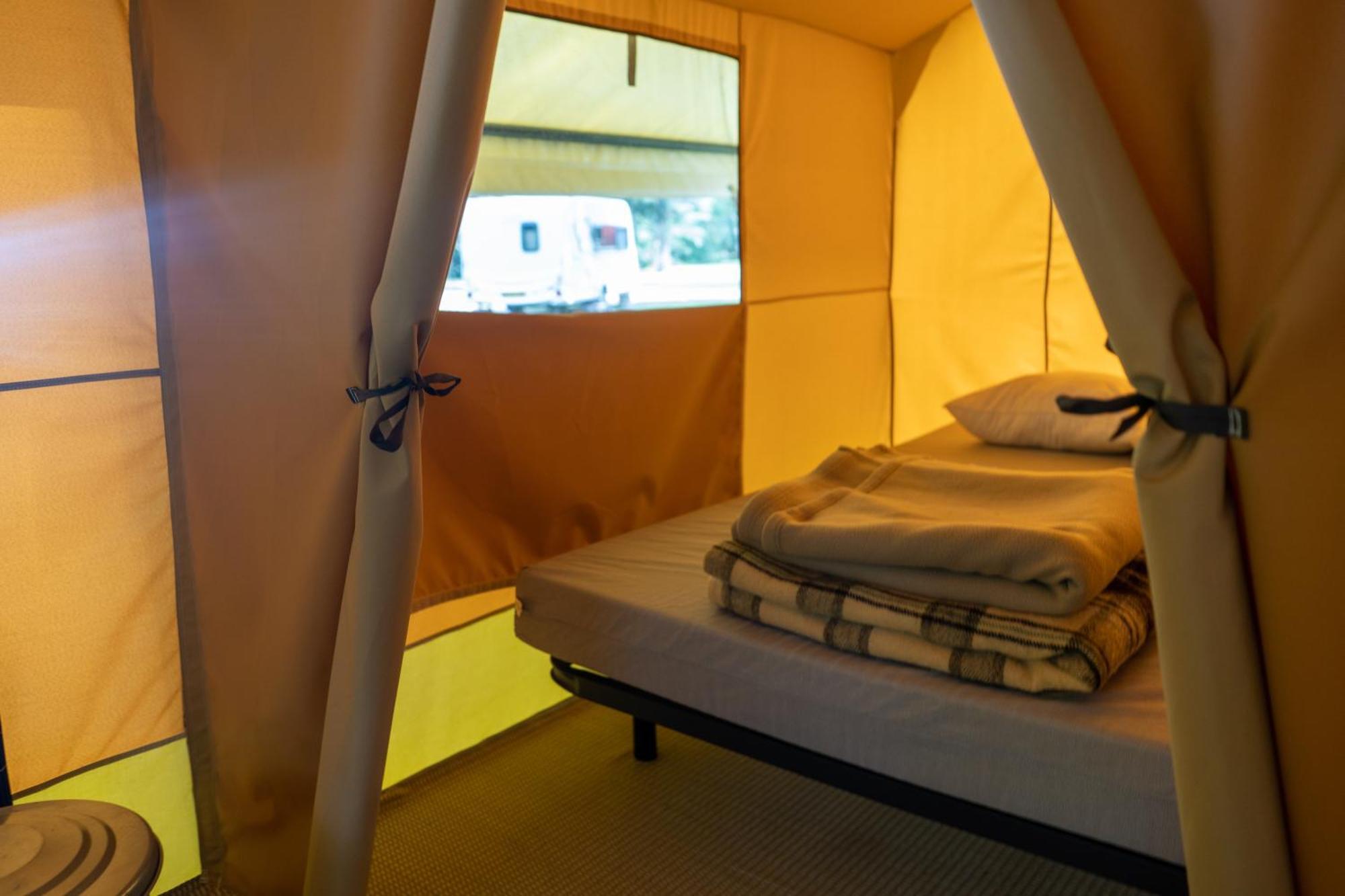 Camping Onlycamp Les Vailhes ลูเดฟ ห้อง รูปภาพ